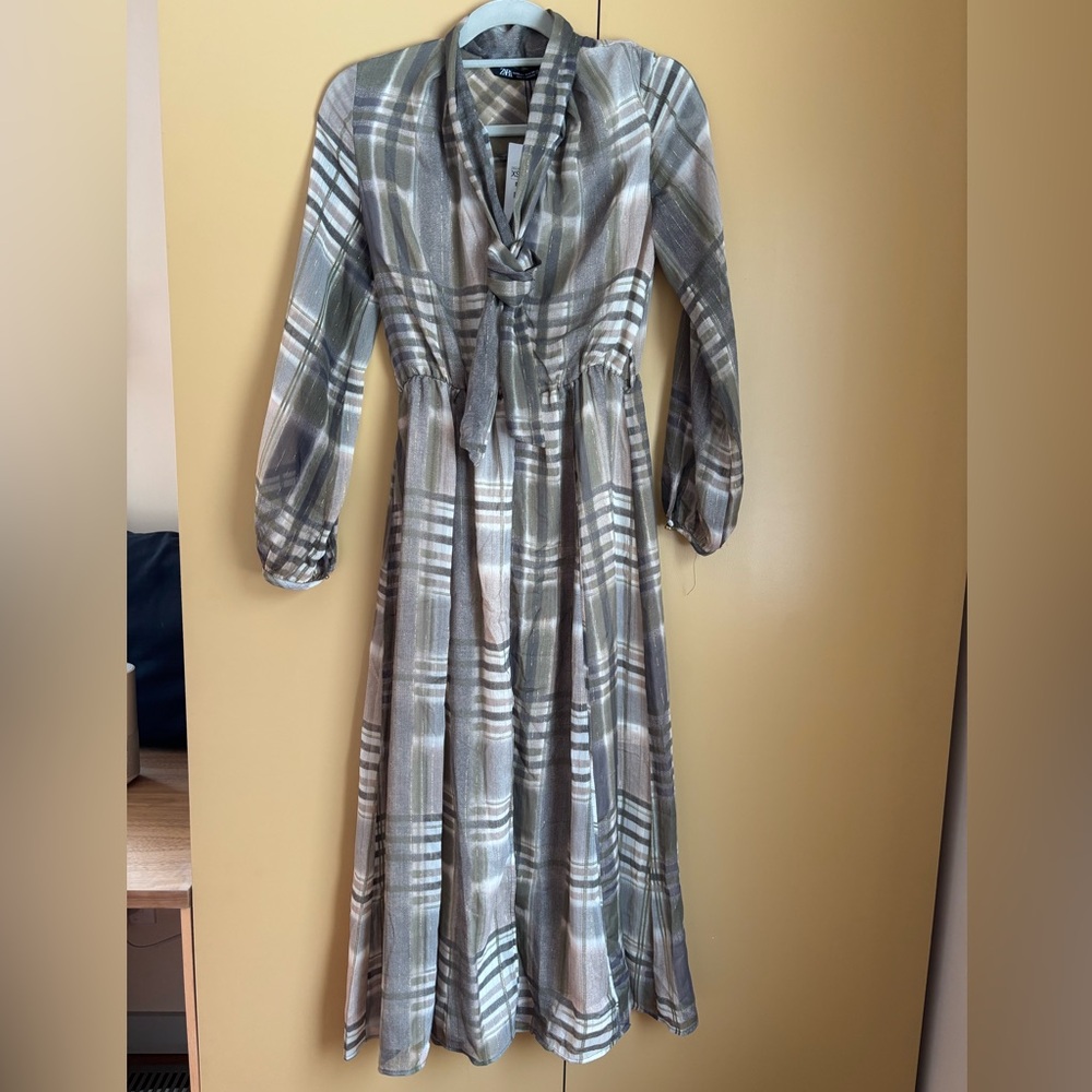 Zara Gray Plaid Long Sleeve Dress